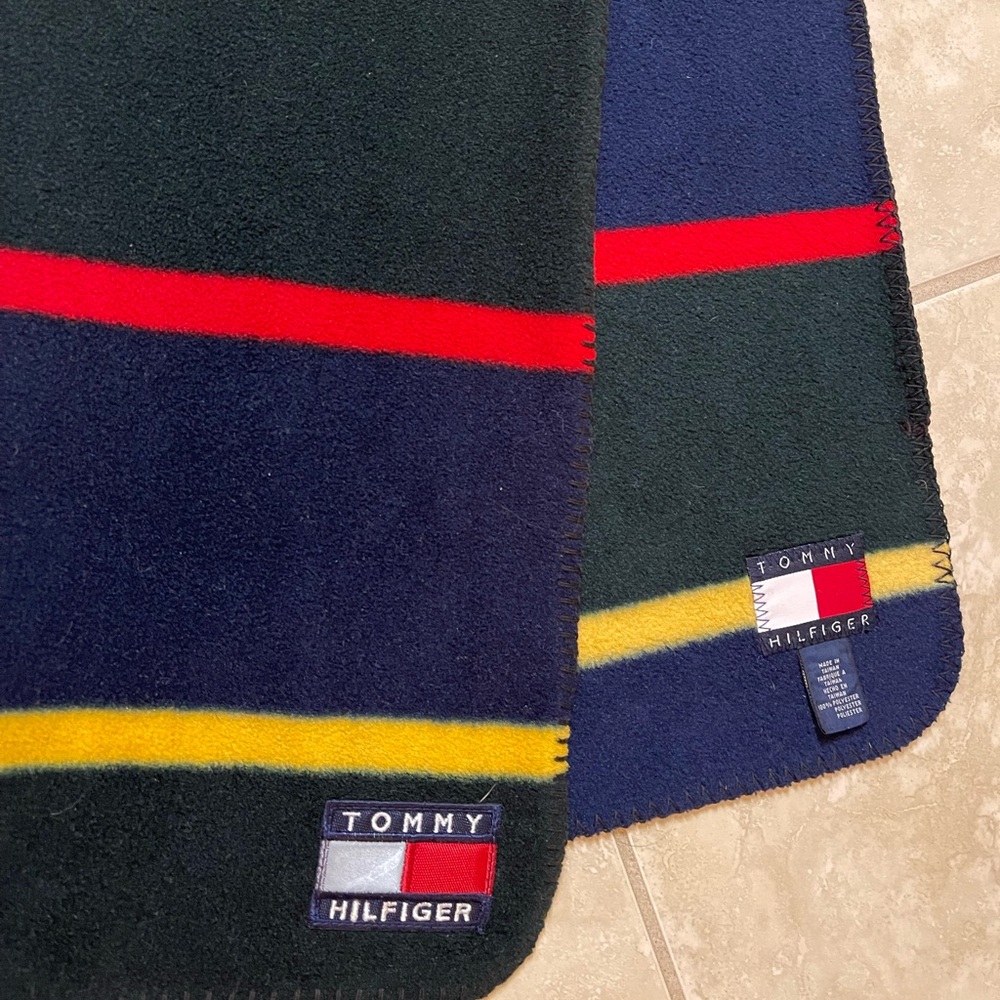 Tommy Hilfiger scarf